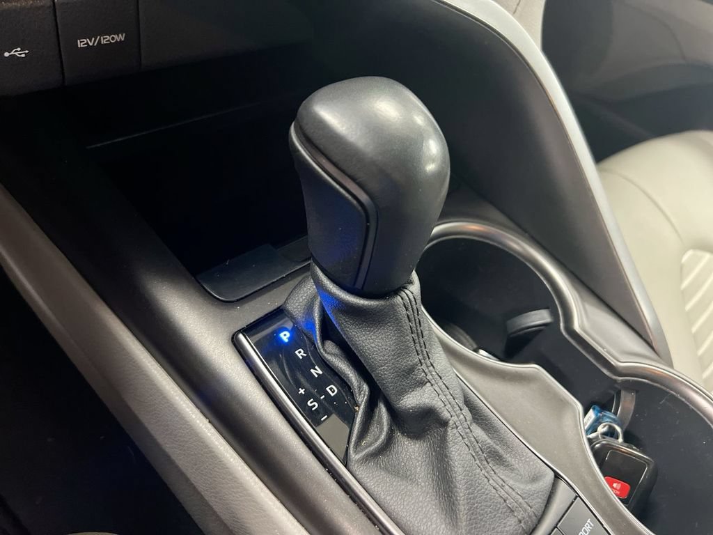 Used 2022 Toyota Camry SE FWD image 17