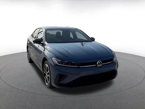 Used 2025 Volkswagen Jetta Sport FWD image 3