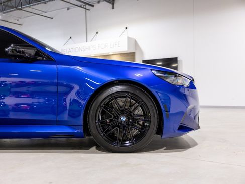 Used 2025 BMW M5 w/ Executive Package image 22