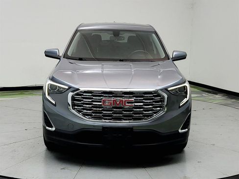Used 2018 GMC Terrain SLE FWD image 2