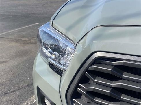 Used 2023 Toyota Tacoma TRD Sport w/ Advanced Technology Package image 11