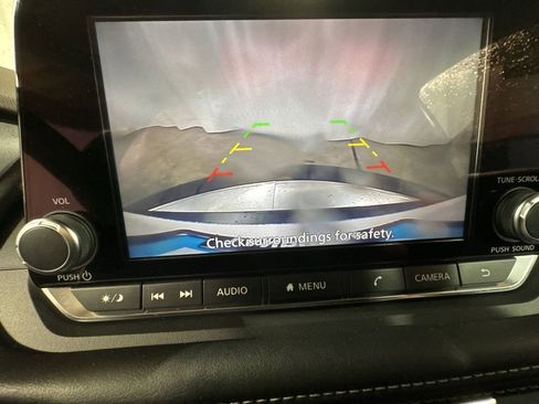 Used 2021 Nissan Rogue S image 23