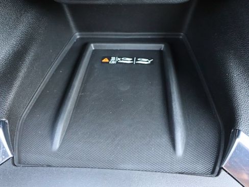 Used 2023 Chevrolet Traverse LT AWD/4WD image 15