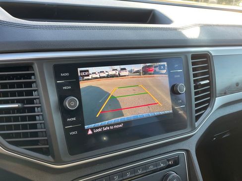 Used 2021 Volkswagen Atlas SE image 38