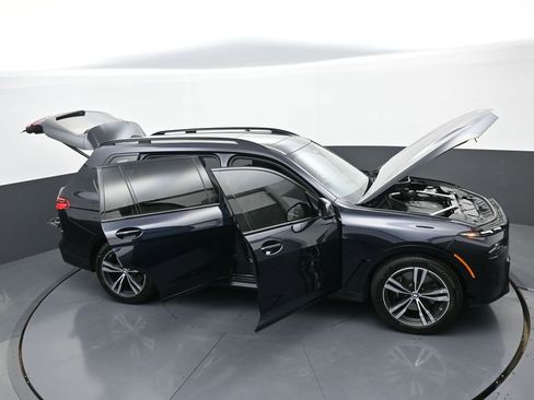 Used 2024 BMW X7 xDrive40i w/ Executive Package image 41