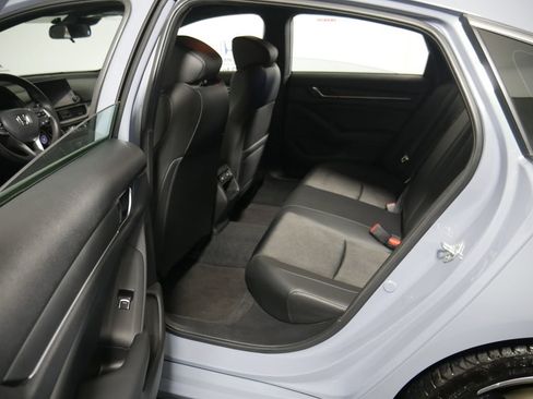 Used 2022 Honda Accord Sport image 12