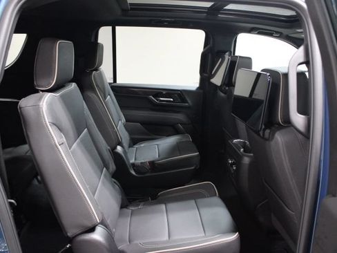 New 2026 GMC Yukon XL Elevation w/ Elevation Premium Package AWD/4WD image 31
