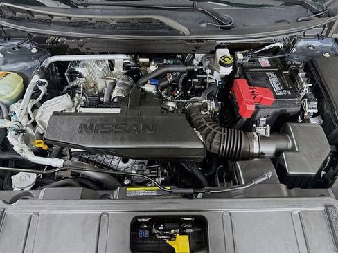 Used 2024 Nissan Rogue S image 27