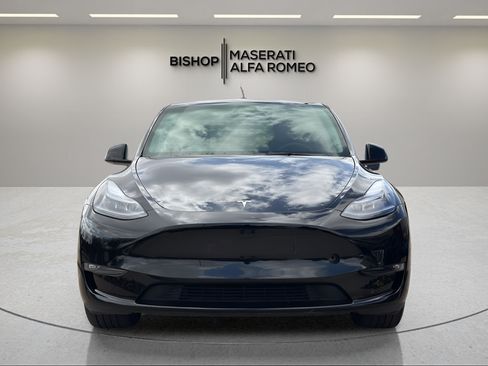 Used 2023 Tesla Model Y 2WD image 2
