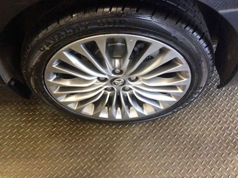 Used 2017 Toyota Avalon Limited FWD image 27
