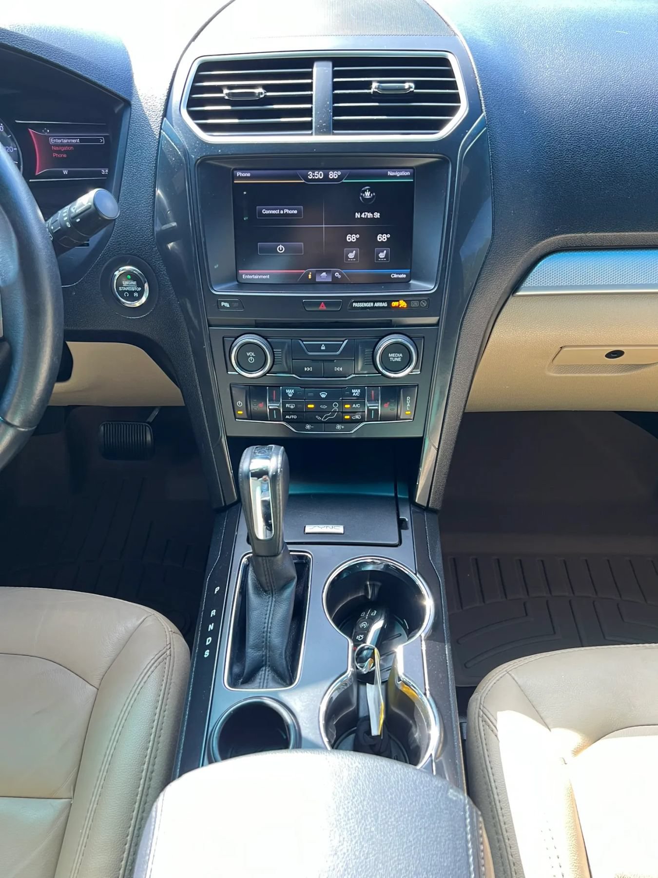 Used 2016 Ford Explorer XLT w/ Equipment Group 202A FWD image 11