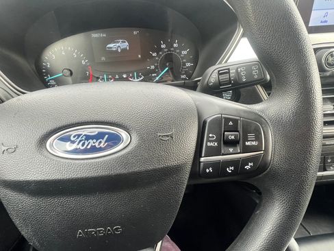 Used 2020 Ford Escape SE image 18