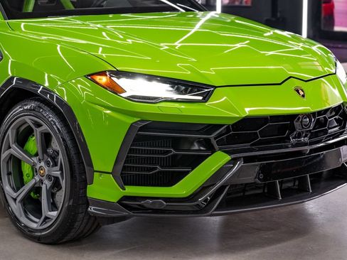 Used 2022 Lamborghini Urus AWD/4WD image 2