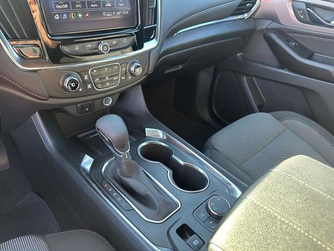 Used 2023 Chevrolet Traverse LT image 36