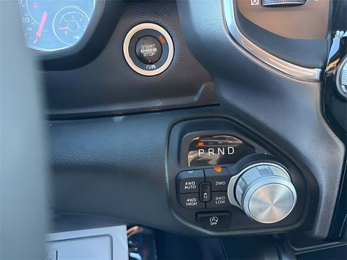 Used 2025 RAM 1500 Laramie image 36