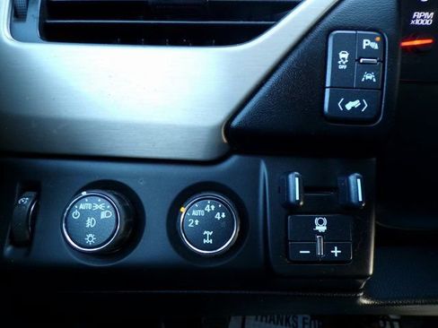 Used 2016 GMC Yukon XL Denali w/ Open Road Package image 27