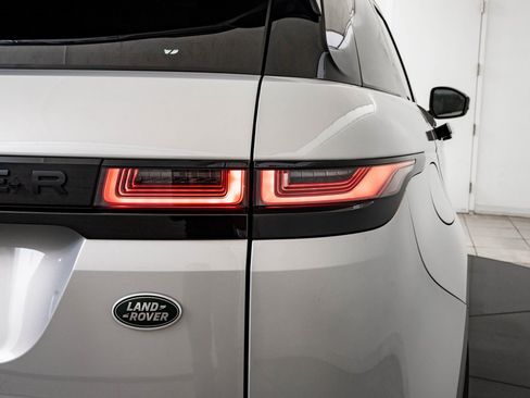 Used 2023 Land Rover Range Rover Evoque R-Dynamic SE image 9