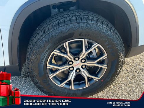 New 2026 GMC Acadia AT4 image 21