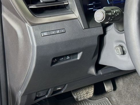 Used 2024 Lexus GX 550 AWD/4WD image 10