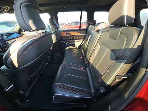 Used 2023 Jeep Grand Cherokee Summit AWD/4WD image 6