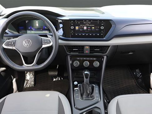 Certified 2023 Volkswagen Taos SE w/ Black Wheel Package FWD image 16