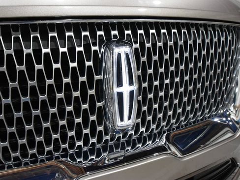 Used 2019 Lincoln Navigator Reserve AWD/4WD image 3
