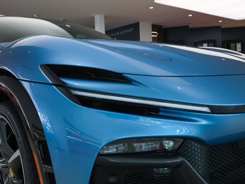 Used 2025 Ferrari Purosangue image 25