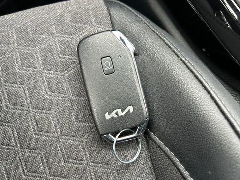 Used 2024 Kia Seltos S AWD/4WD image 32