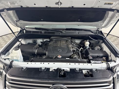 Used 2018 Toyota Tundra Limited w/ Limited Premium Package RWD image 38