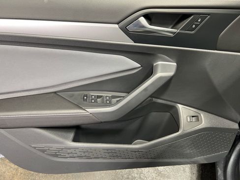 New 2025 Volkswagen Jetta SE image 10