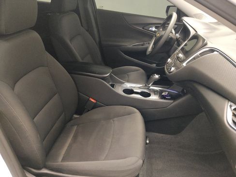 Used 2020 Chevrolet Malibu LT FWD image 21