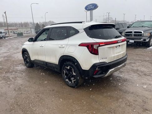 Used 2024 Kia Seltos EX image 4