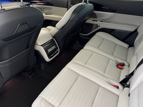 New 2026 Lincoln Nautilus Reserve AWD/4WD image 9