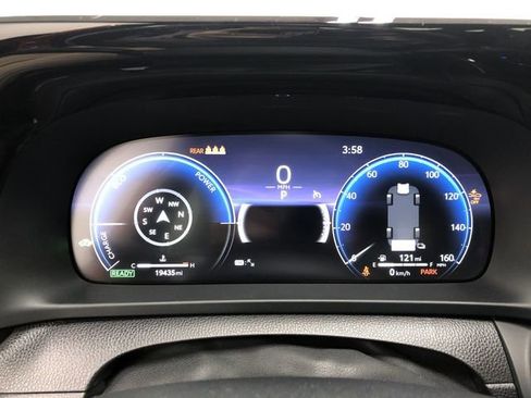 Used 2024 Toyota Crown XLE image 17