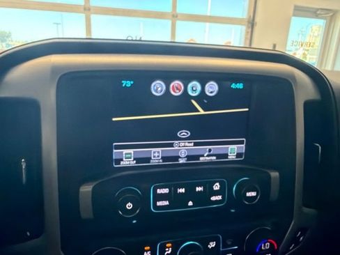 Used 2017 GMC Sierra 1500 SLT AWD/4WD image 3