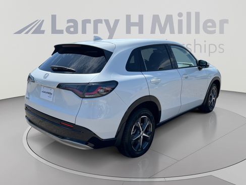 Used 2023 Honda HR-V EX-L image 5