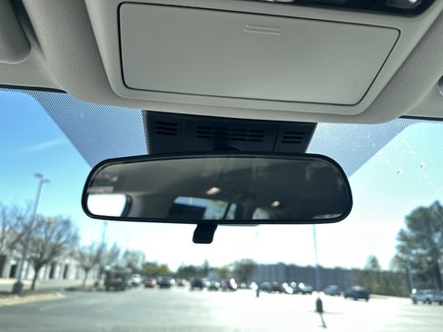 Used 2025 Toyota Grand Highlander LE image 27