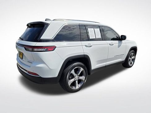 Used 2023 Jeep Grand Cherokee Limited w/ Luxury Tech Group II RWD image 3