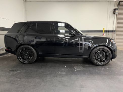 Used 2025 Land Rover Range Rover SE AWD/4WD image 5