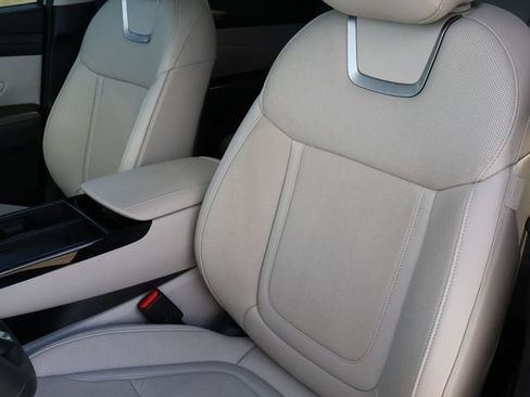 Certified 2025 Hyundai Tucson Limited image 13