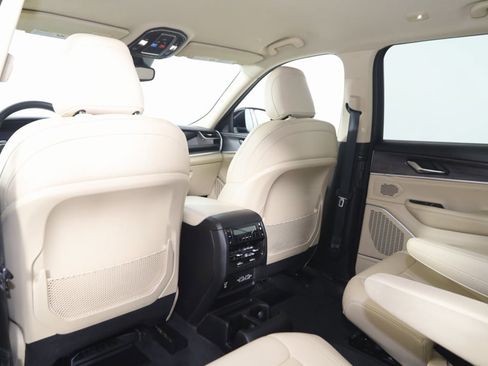 Used 2022 Jeep Grand Cherokee L Limited image 73