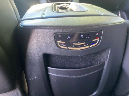Used 2017 Cadillac Escalade ESV Luxury AWD/4WD image 21