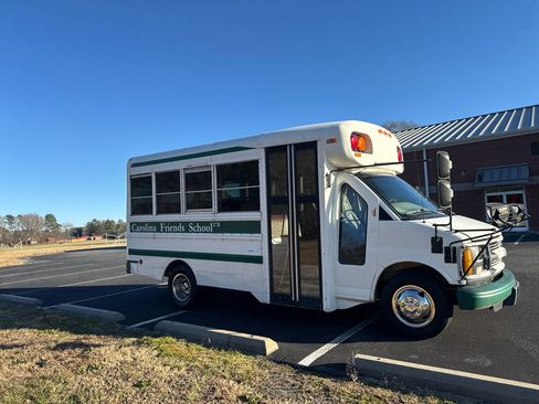 Used 1999 Chevrolet Express 3500 image 2