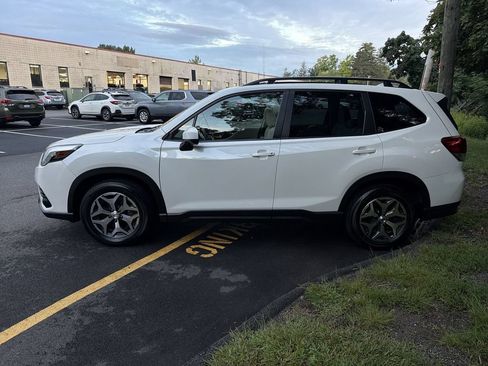 Certified 2023 Subaru Forester Premium AWD/4WD image 5