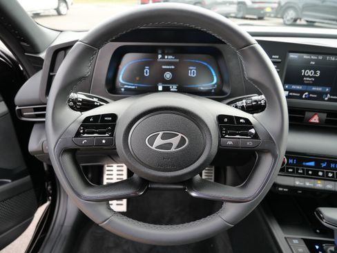 Certified 2025 Hyundai Elantra Sport image 26