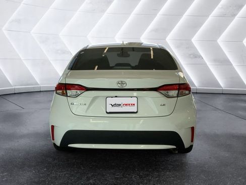 Used 2022 Toyota Corolla LE image 5