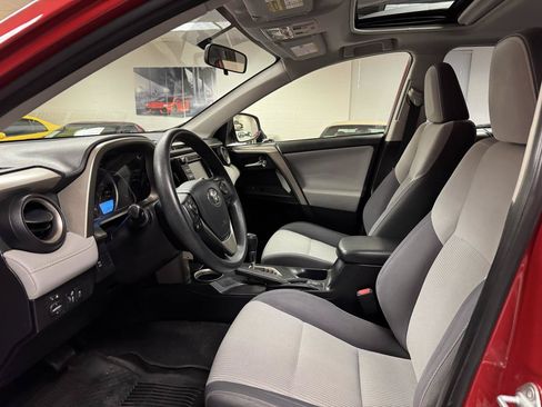Used 2015 Toyota RAV4 XLE AWD/4WD image 17