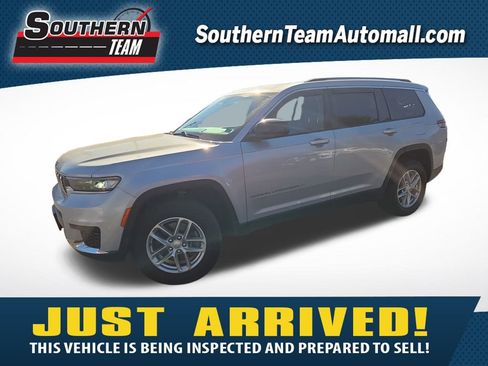 Used 2021 Jeep Grand Cherokee L Laredo w/ Luxury Tech Group I image 1
