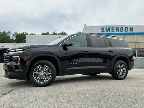 Certified 2025 Chevrolet Traverse LT AWD/4WD image 1