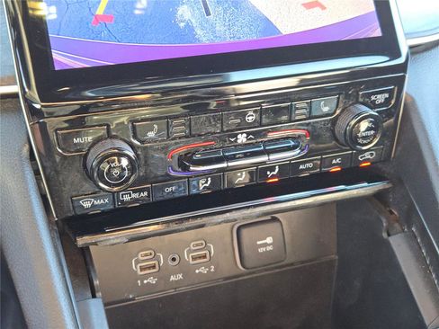 Certified 2024 Jeep Grand Cherokee Limited image 32